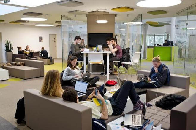 Tại trường kinh doanh Emlyon, sinh viên sẽ được tiếp cận với các ngành học đa dạng