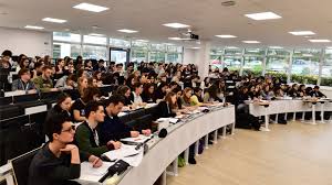Trường Sinh học Công nghiệp tạo dựng môi trường học tập tích cực, giúp khơi dậy niềm đam mê học tập và nghiên cứu của sinh viên