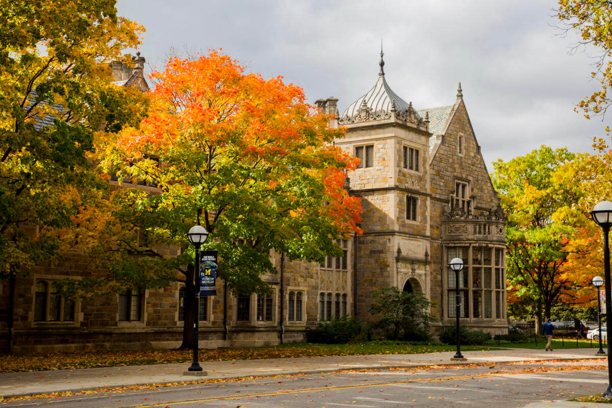 Đại học Michigan luôn hỗ trợ hết mình cho sinh viên trong quá trình học tập và nghiên cứu